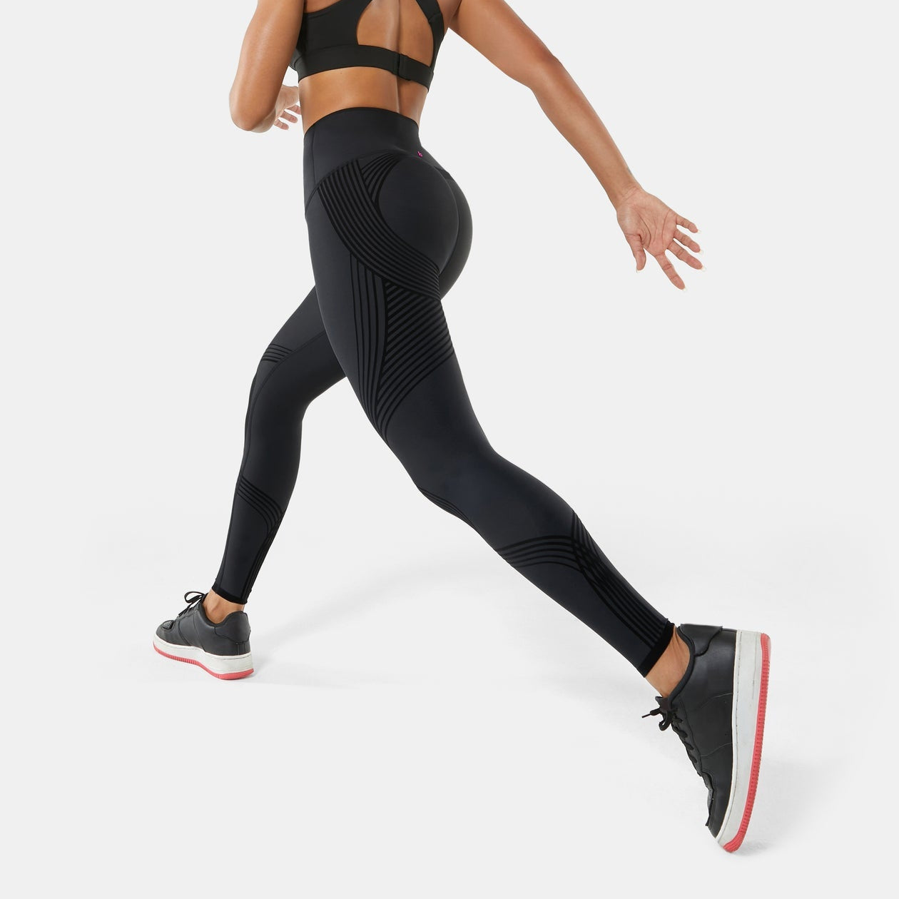 NU-Shape™ – Le legging qui redéfinit votre corps et votre confort