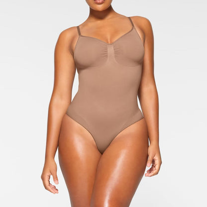 NU-LIFT™ – Le galbe naturel, sans armatures. Juste toi. Sublimée.
